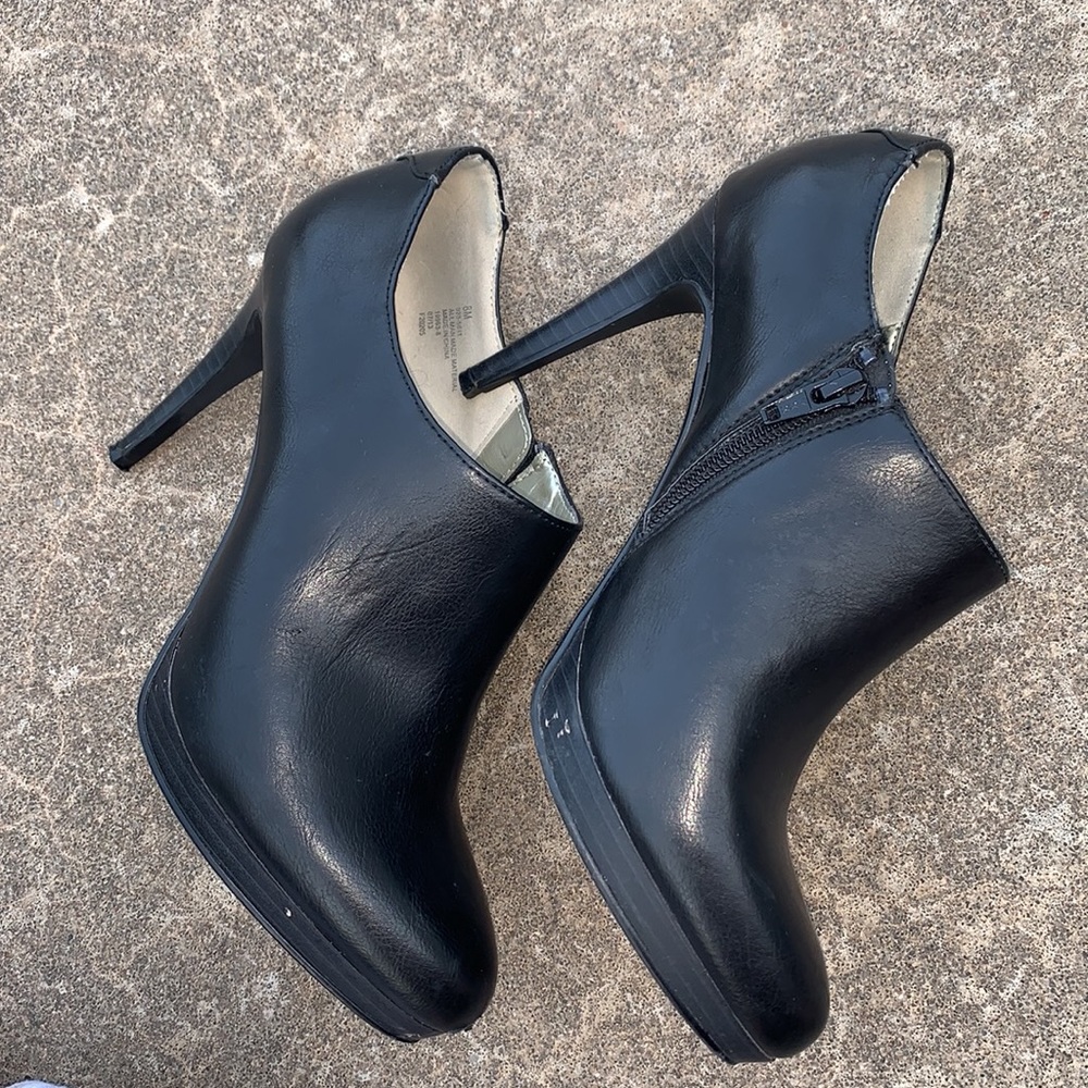 Ladies Black Bootie heels
